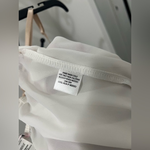 Linea Donatella NWOT Ivory Pleated Chemise with Lace - Picture 9 of 9